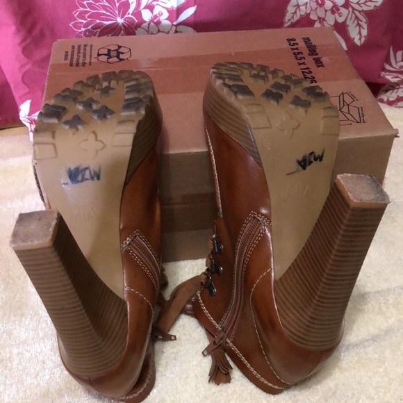 Mia Womens Brown Lace Up w/zipper Rubber soled 5” Heel Ankle Boots 10 Chunky - Picture 10 of 12